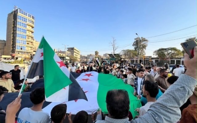 مظاهرات في مدن سورية تندد بالتوغلات الإسرائيلية